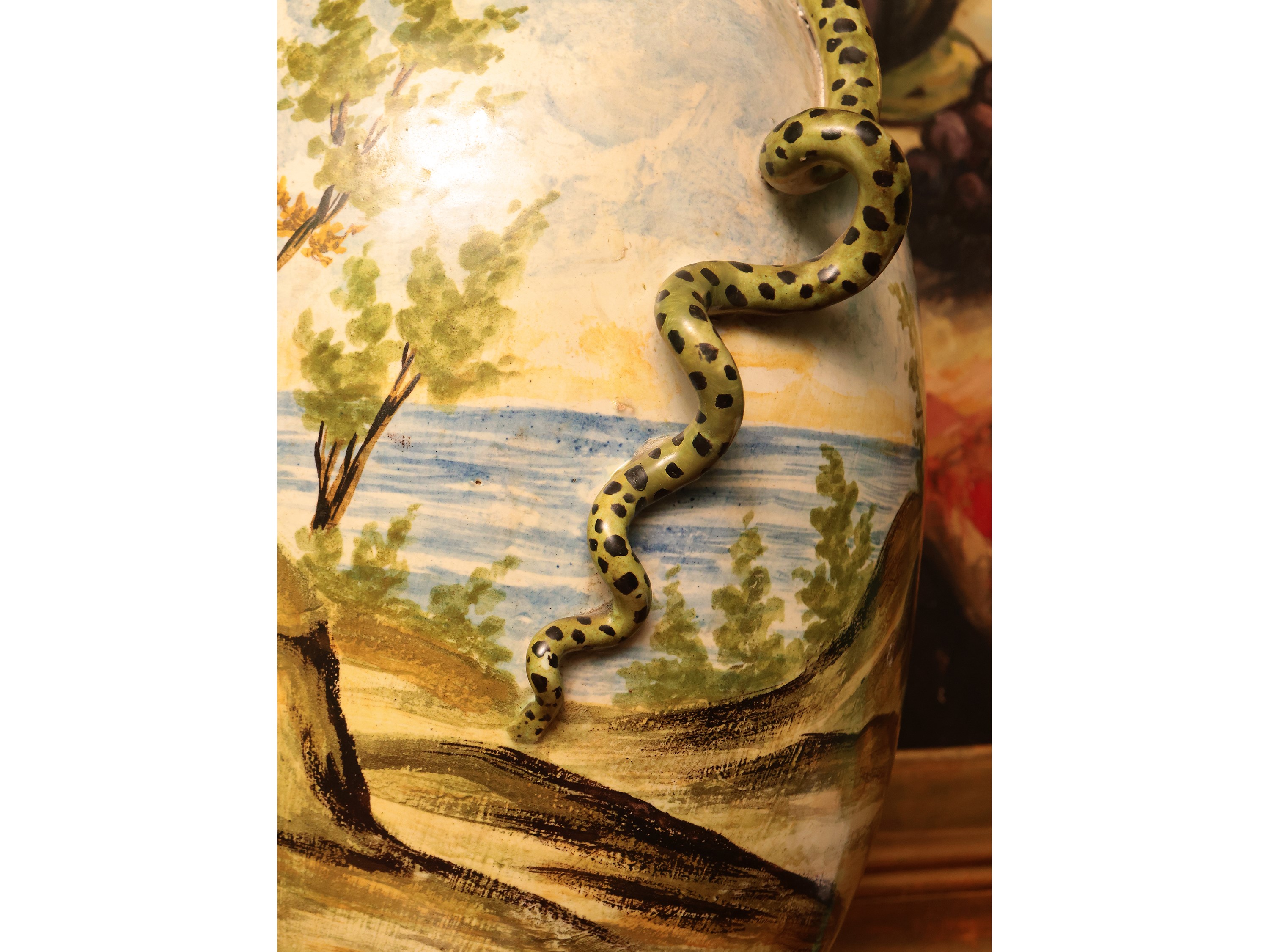 Fratelli Bianchi, Grande vaso in maiolica con scena bucolica