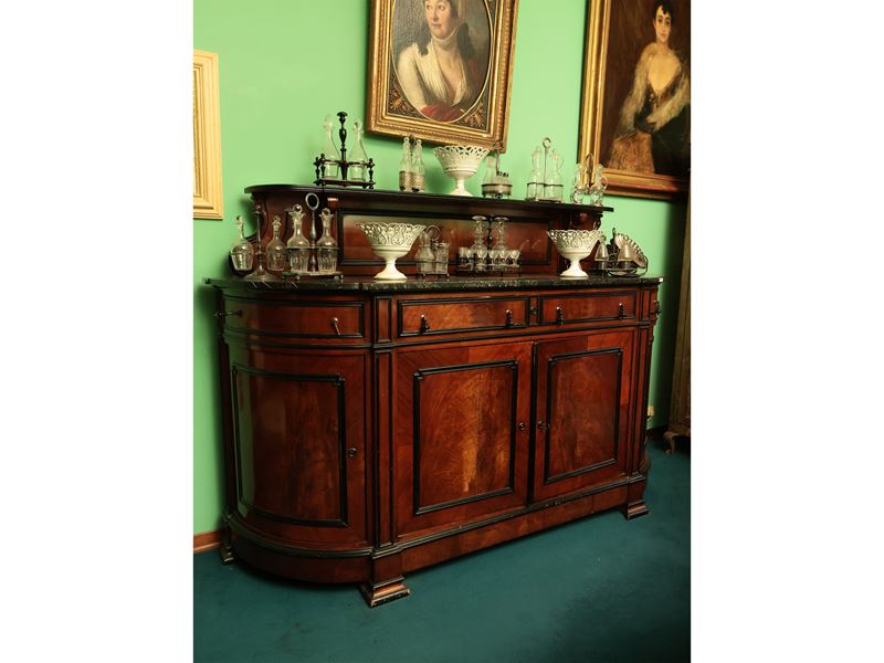 Credenza con Alzata Impiallacciata in Noce e Piuma di Noce