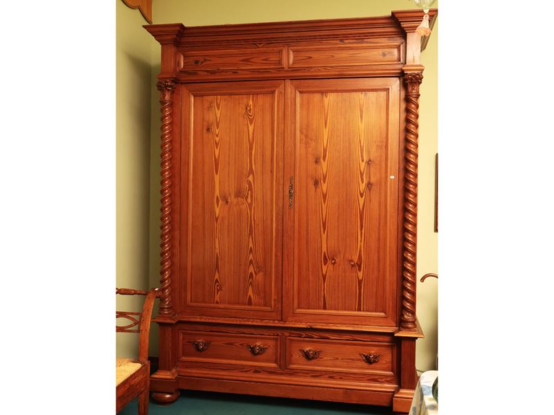 Armadio in Legno Tenero