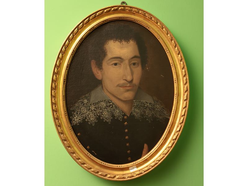 Scuola Italiana del XVII/XVIII Secolo - Ritratto di nobiluomo con merletti, olio su tela ovale