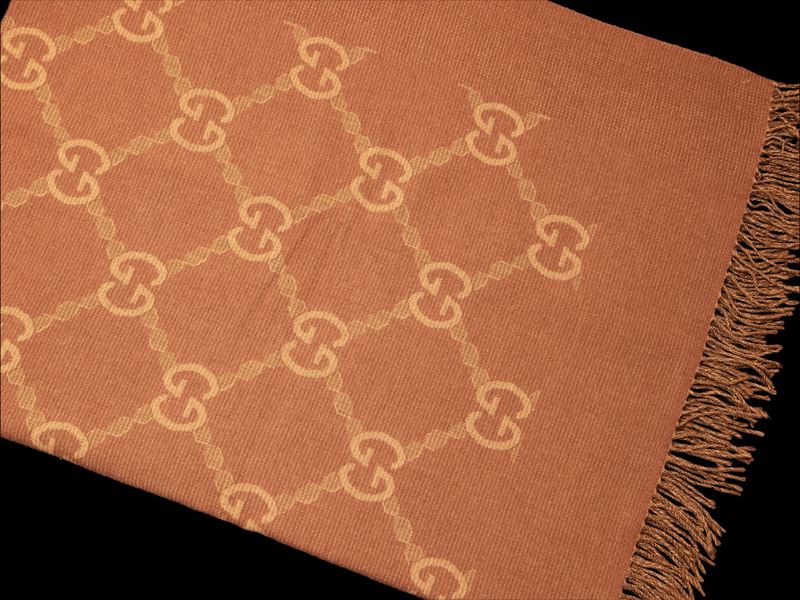 Gucci, Plaid in lana e angora