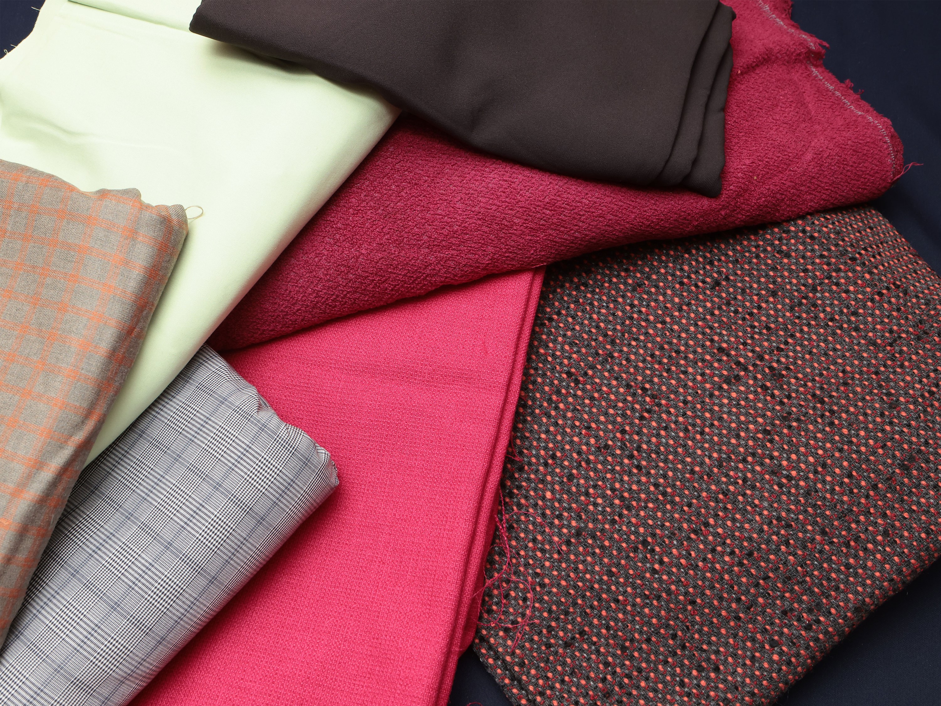 Grande assortimento di tessuti sartoriali