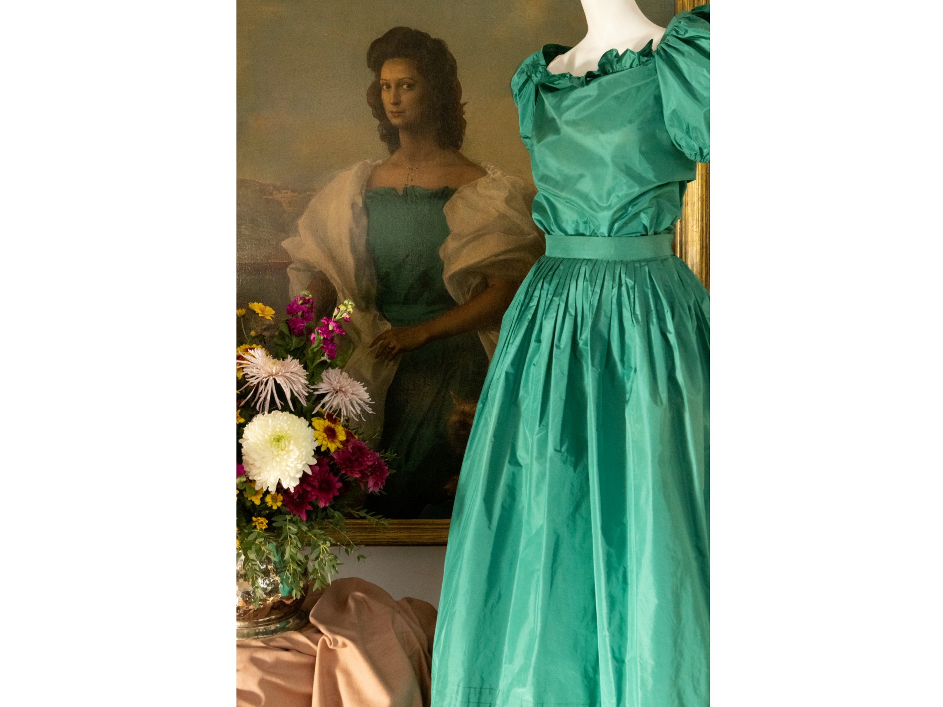 Completo sartoriale da sera in taffetà verde smeraldo