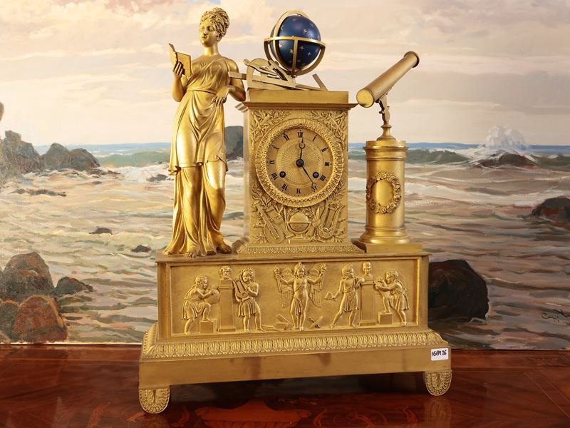 Orologio da camino in bronzo dorato, Francia, prima metà del XIX secolo