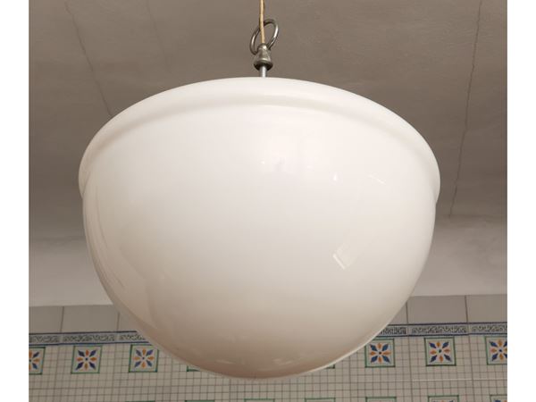 Lampadario in vetro di gusto moderno