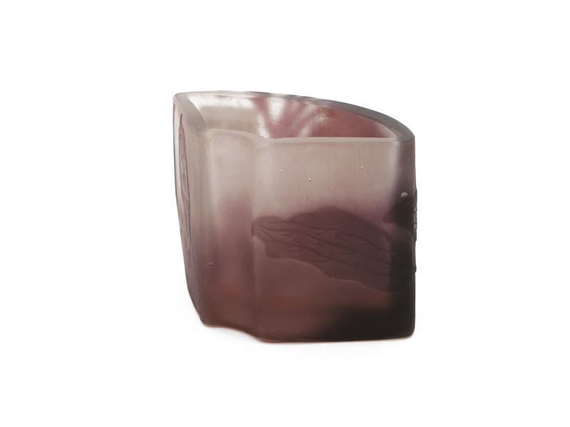 Gallè, Piccolo vaso lavorato a cameo