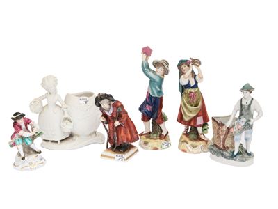 Collezione di figure in porcellana policroma e biscuit, altezza variabile da cm 16 a cm 24