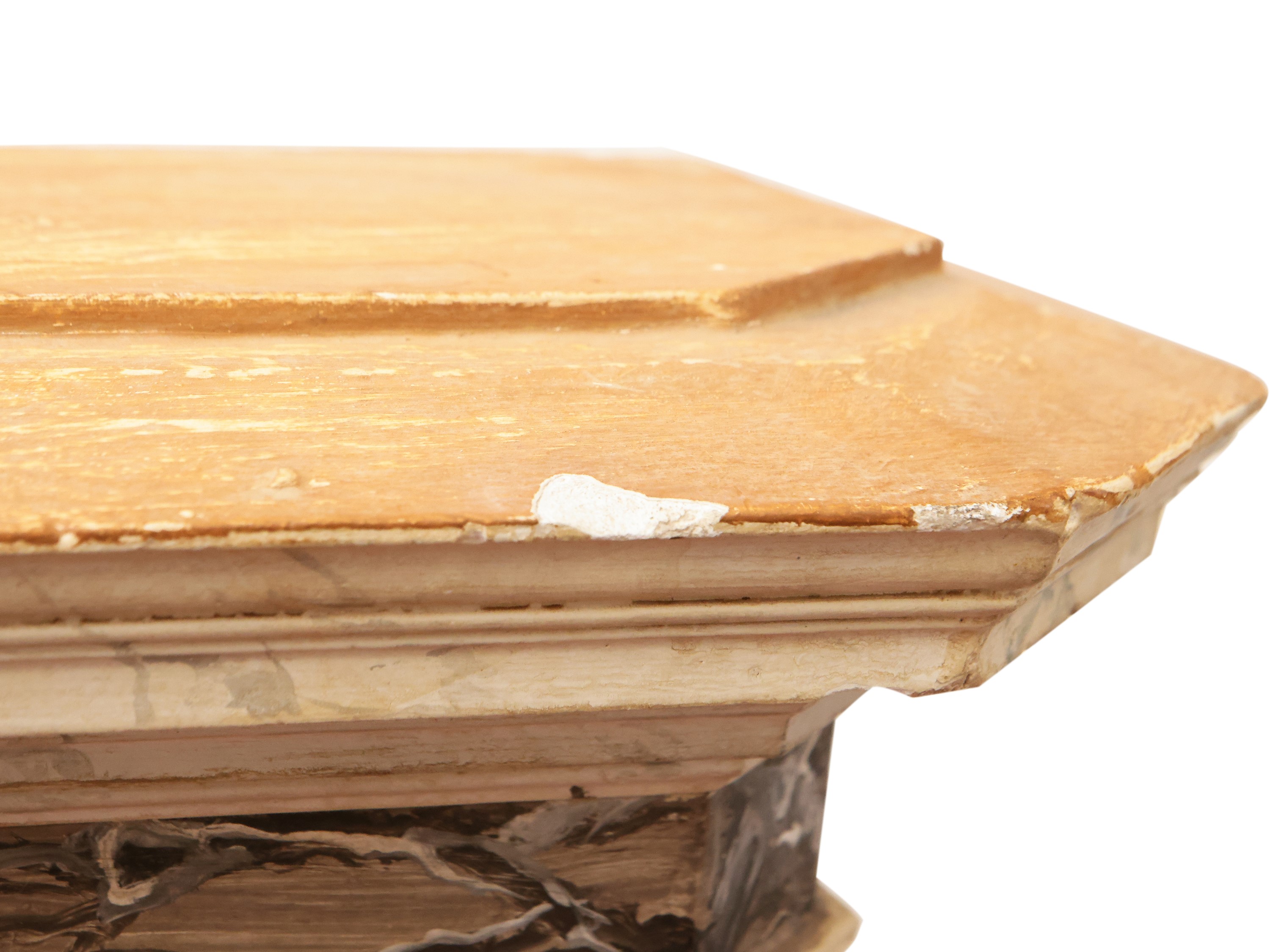 Tabernacolo in gesso policromo e legno