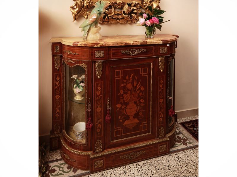 Credenza Impiallacciata in Noce ed Altre Essenze