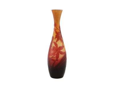 Vaso di Forma Affusolata in Vetro Doppio a Cammeo, 1900 Circa