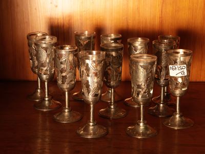 Serie di dodici bicchieri da liquore, argento sterling 925, inizio XX secolo