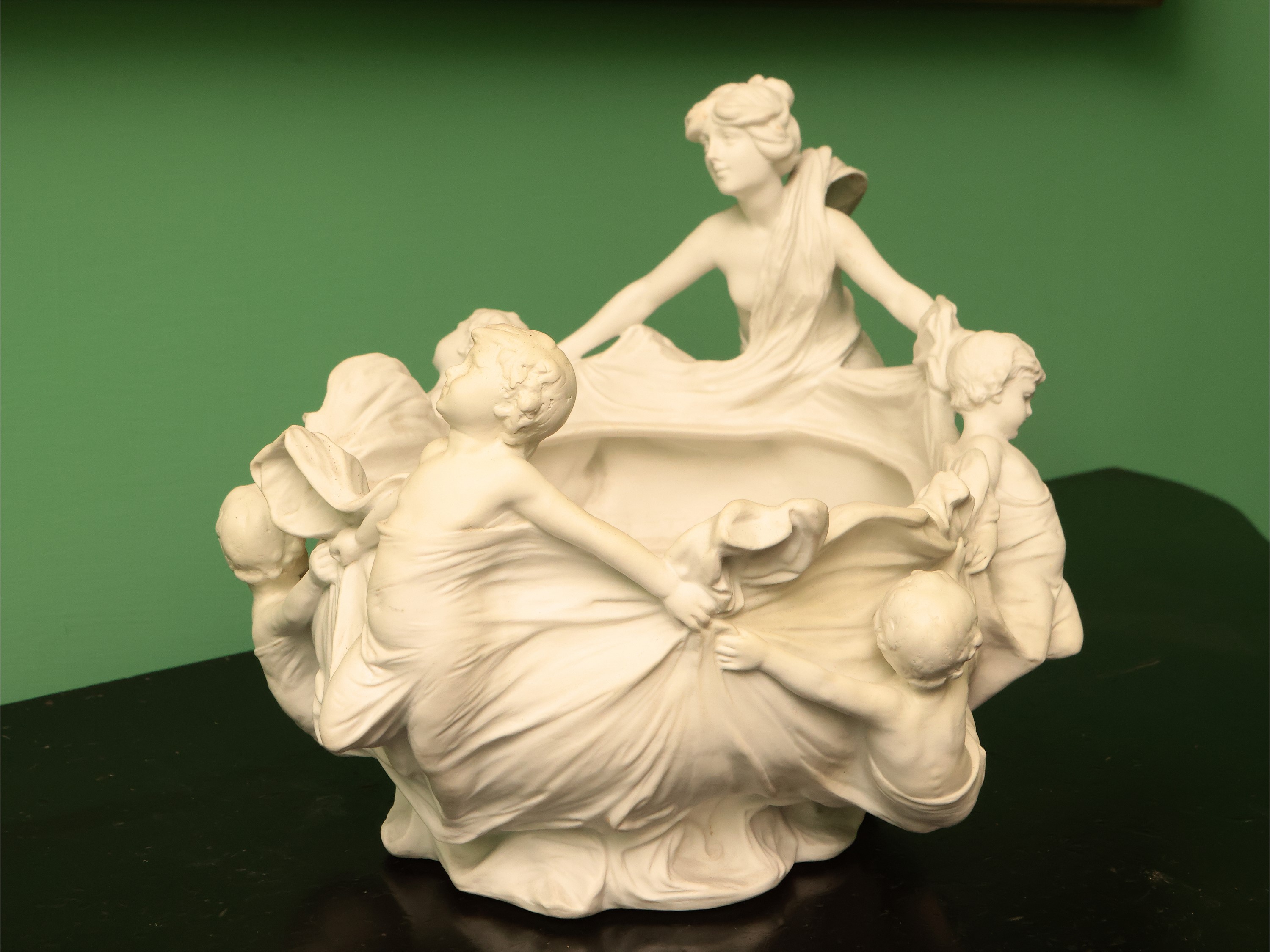 Ginori, Centrotavola Art Nouveau in biscuit