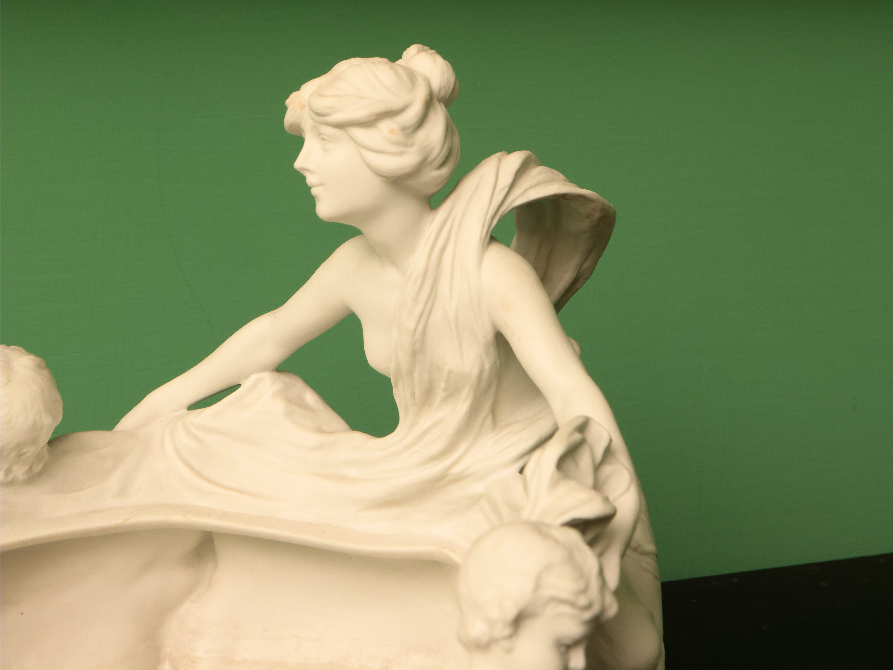 Ginori, Centrotavola Art Nouveau in biscuit