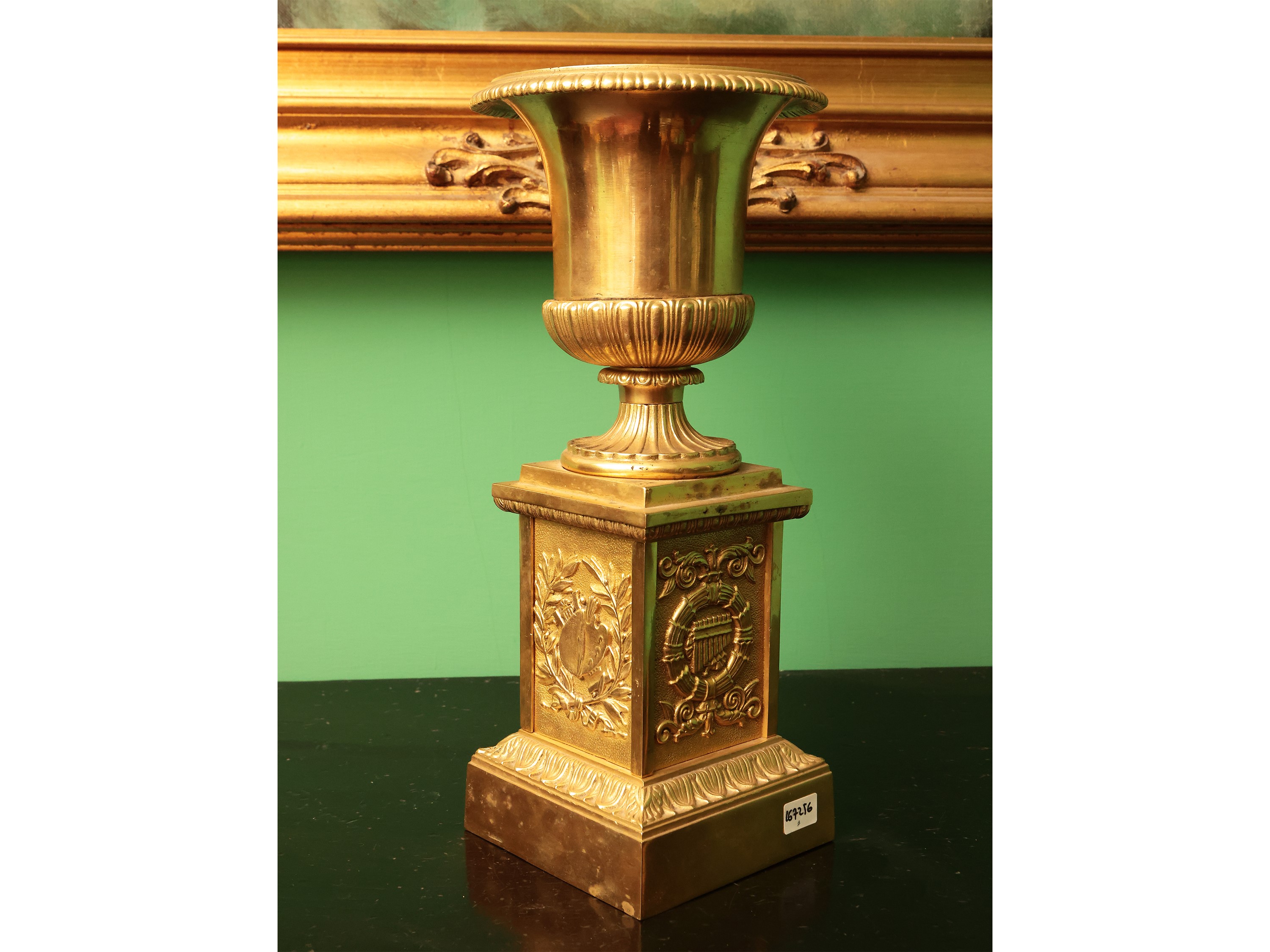 Vaso mediceo, bronzo dorato, h cm 34 x 15
