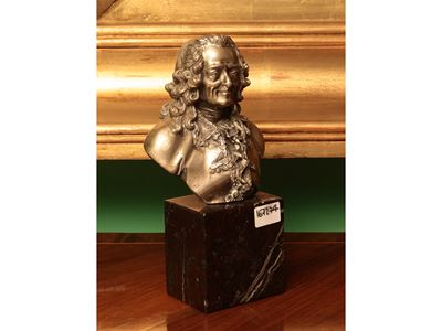 Busto di Voltaire, argento su base in marmo