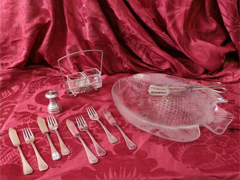 Set di posate da pesce completo per dieci persone, metallo argentato