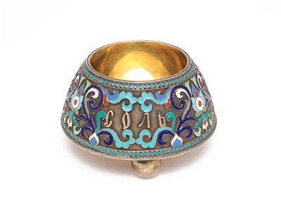 Mikail Ovchinnikov, Saliera di benvenuto per sale e pane in argento vermeil con smalti cloisonné,...