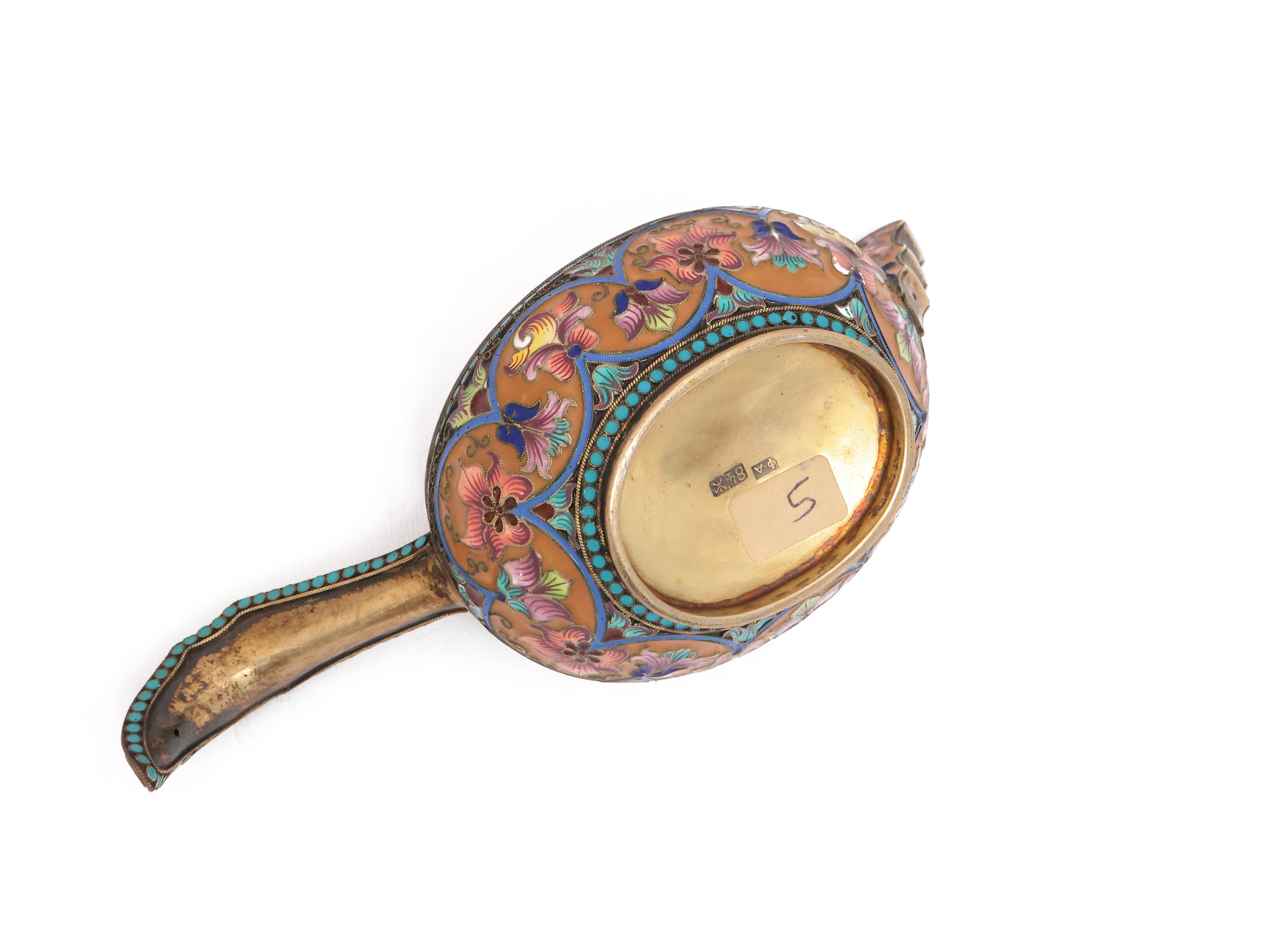 Piccolo kovsh in argento vermeil e smalti cloisonné, San Pietroburgo, 1882-1899