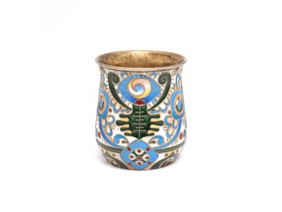 Bicchierino da vodka in argento vermeil e smalti cloisonné, Mosca, 1908-1922