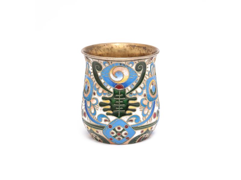 Bicchierino da vodka in argento vermeil e smalti cloisonné, Mosca, 1908-1922