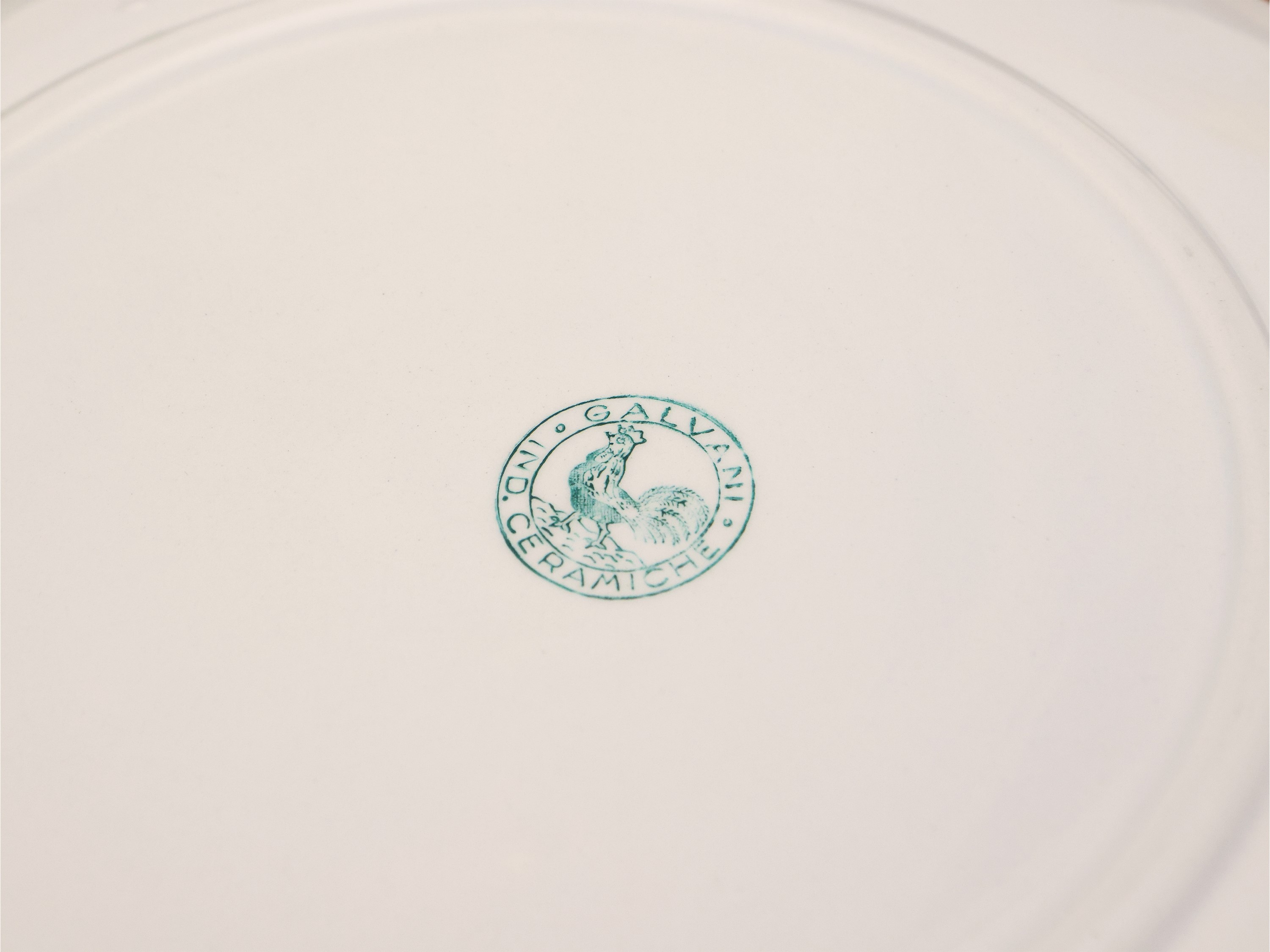 Serie di sei piatti piani in ceramica smaltata, Angelo Simonetto per Galvani