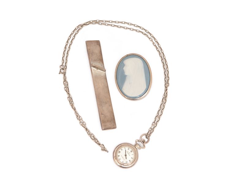 Due spille in argento sterling 925 con placca in porcellana di Limoges e orologio Polaris