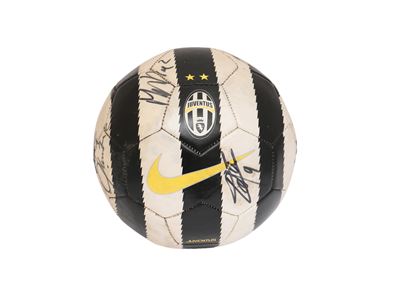 Pallone da calcio autografato, Juventus, Campionato 2011