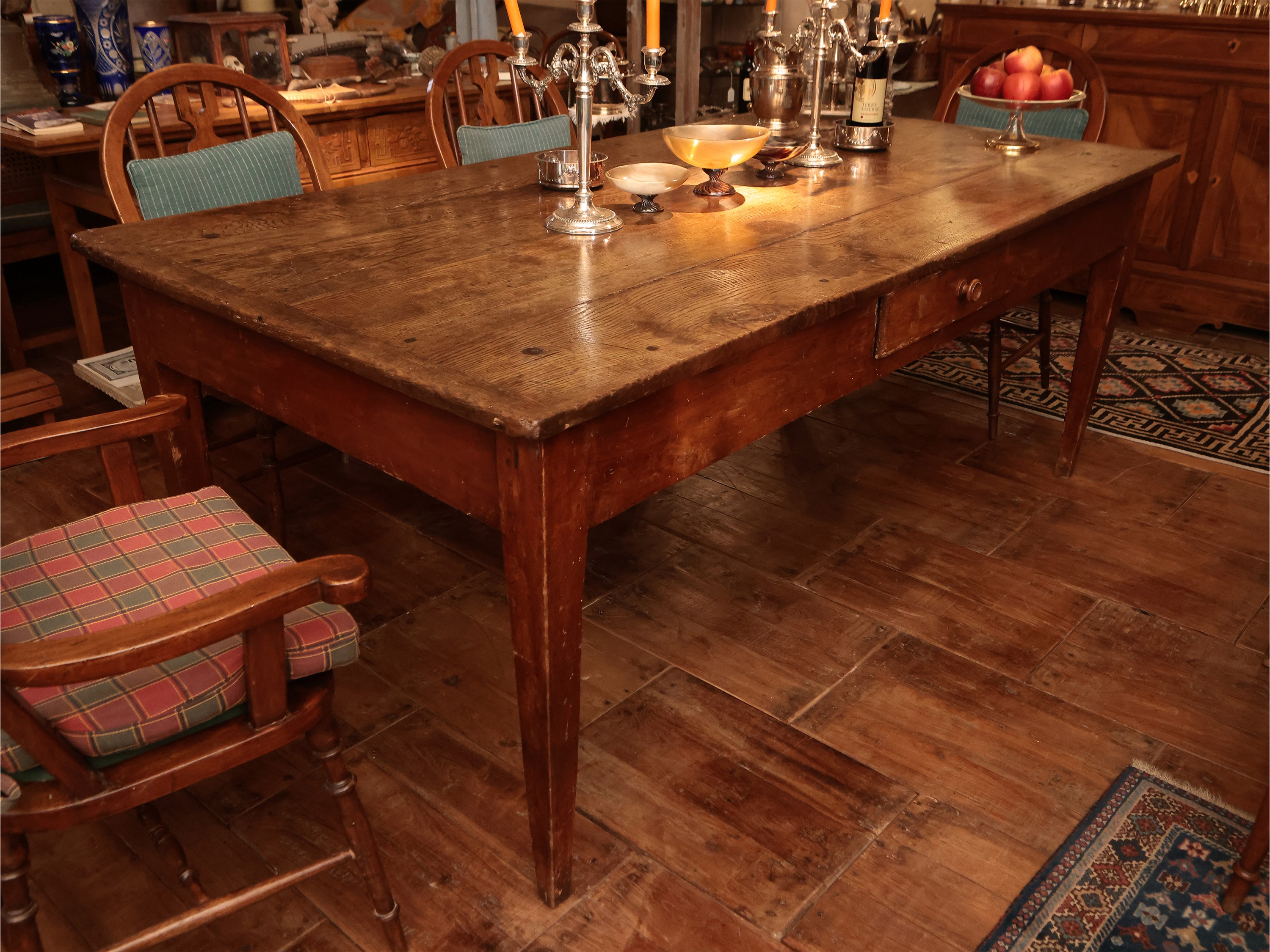 Tavolo da biblioteca o da pranzo, fine XVIII secolo, castagno ed altre essenze