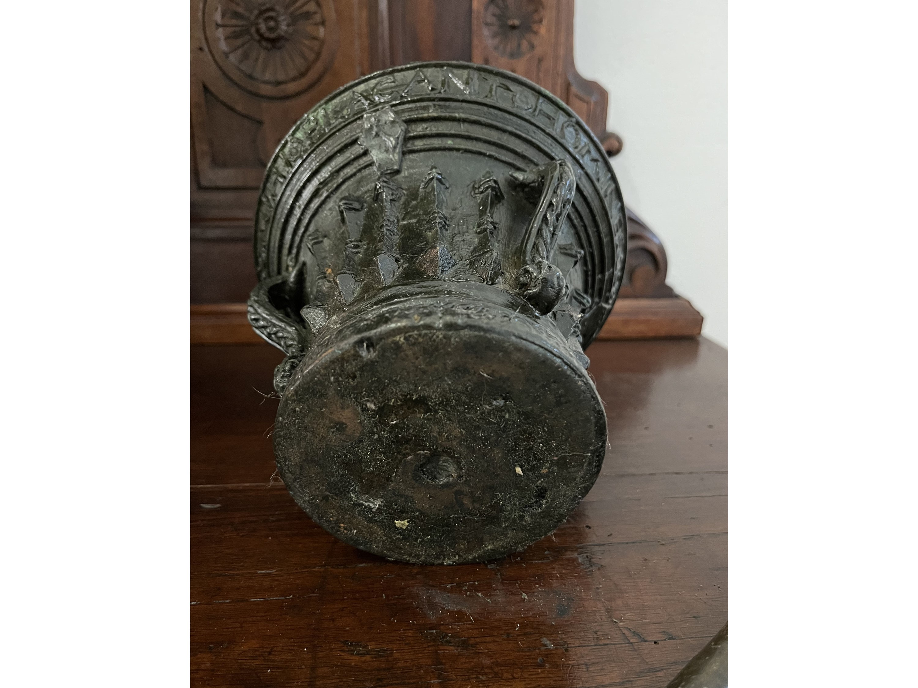 Mortaio in bronzo, XVII secolo con iscrizione latina
