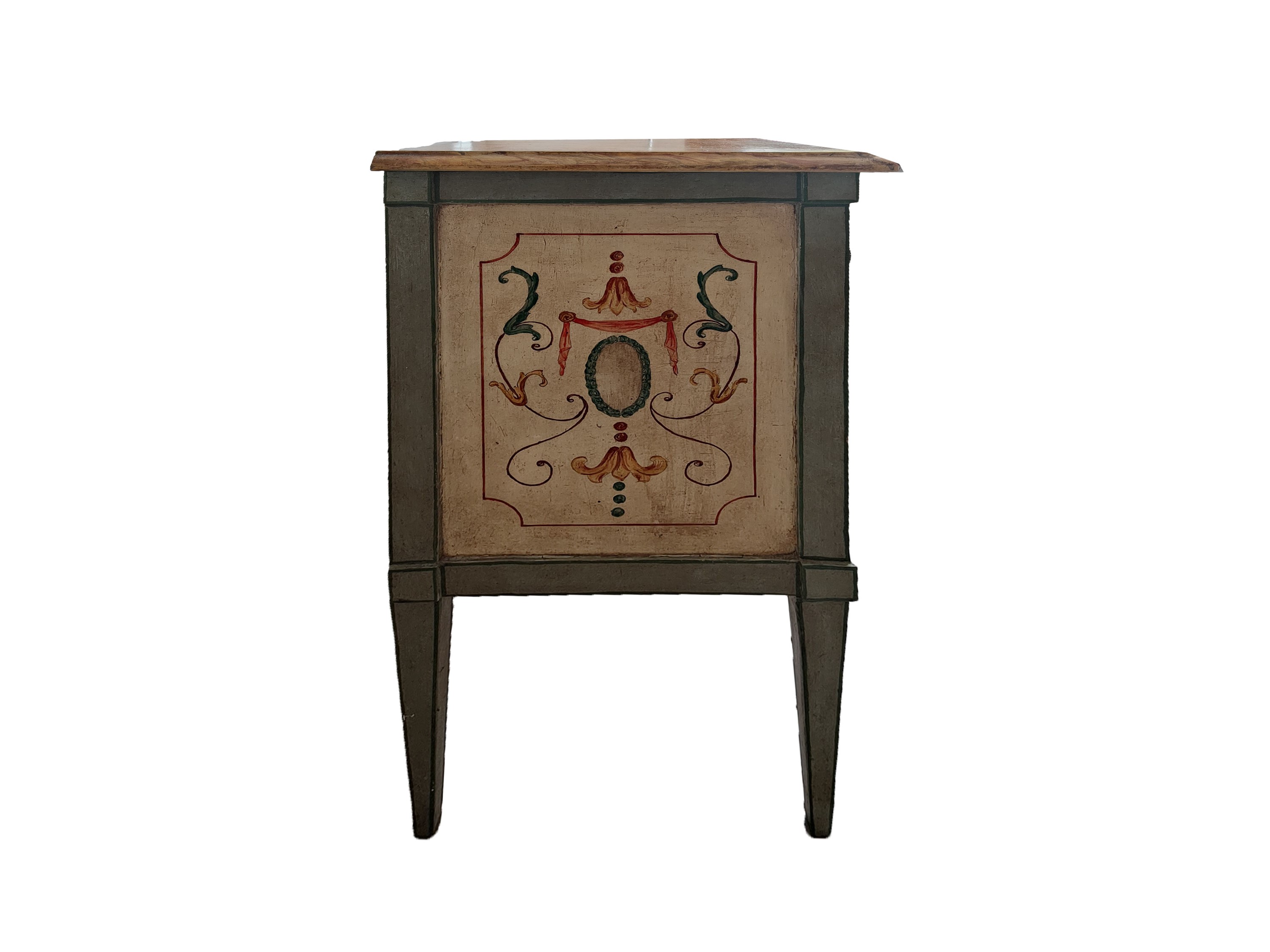 Comodino in legno laccato, fine XVIII secolo