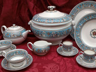 Servizio di Piatti in Porcellana, Decoro Florentine, Wedgwood