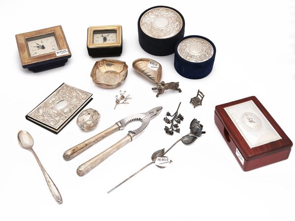 Lot of silver trinkets
