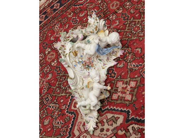 Mensola ad angolo in maiolica, Manifattura di Nove