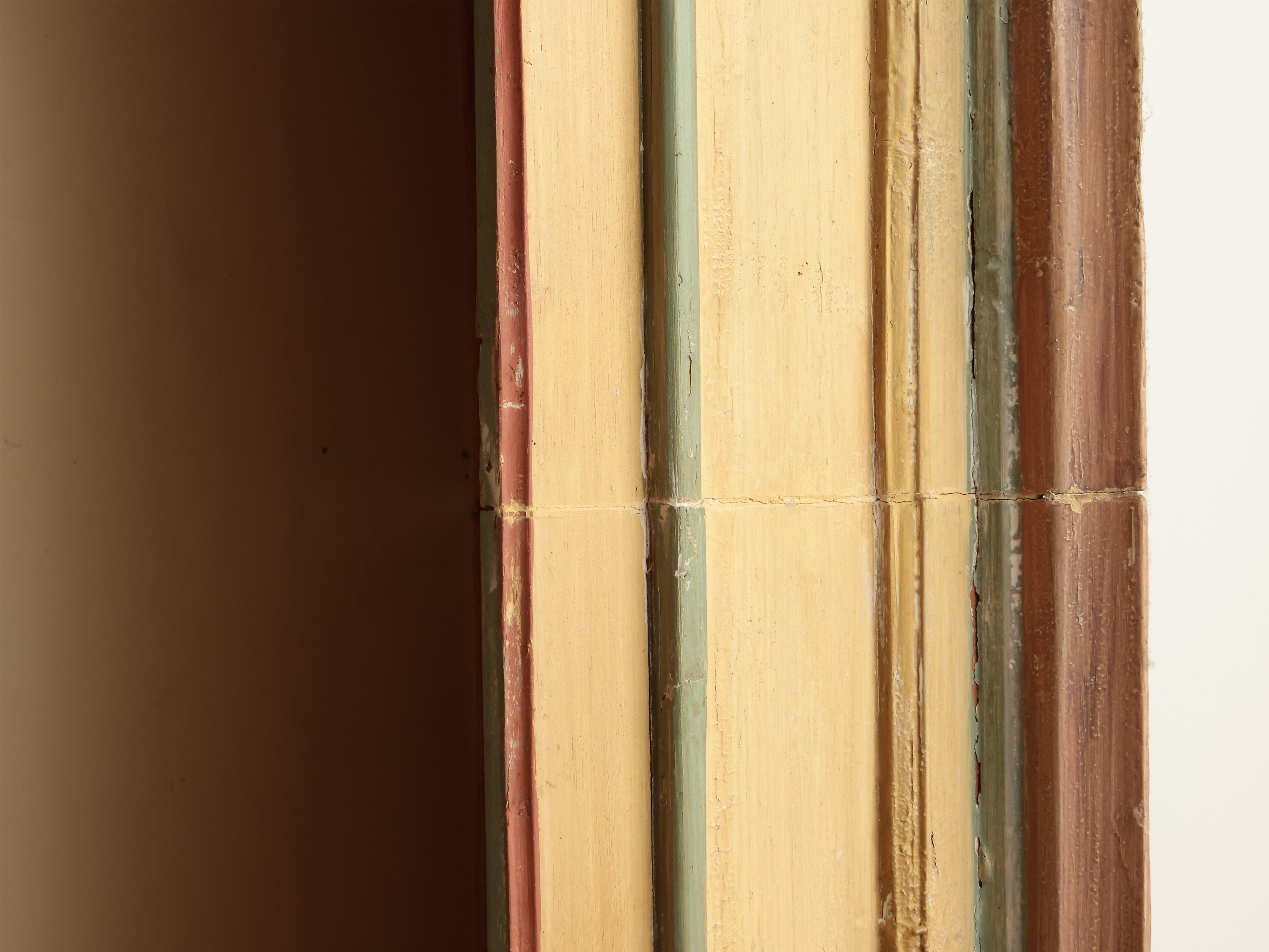 Libreria Cristalliera in Legno Tinto Color Crema