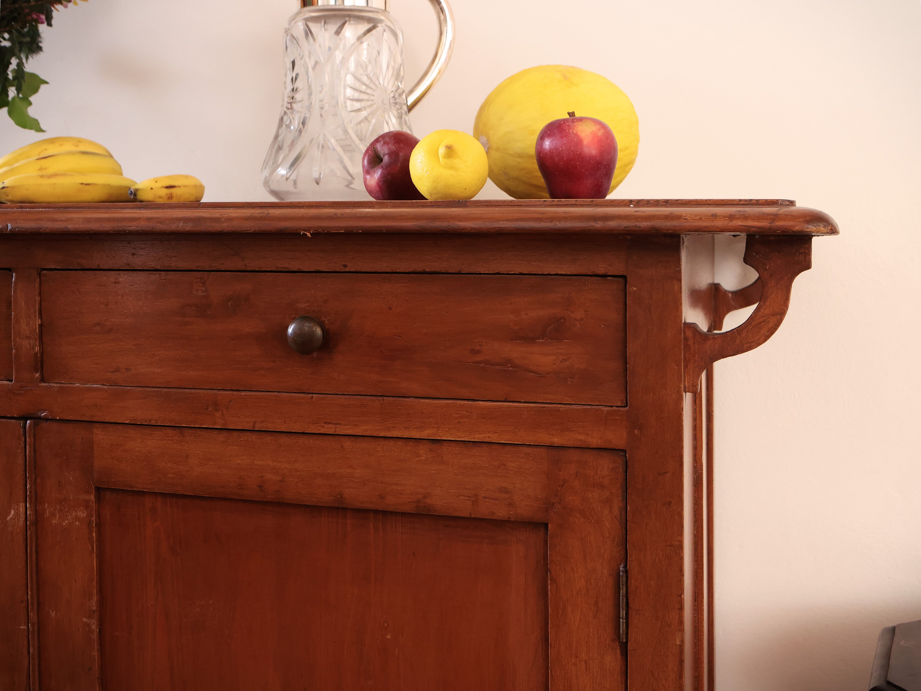 Credenza in Abete di Gusto Art Nouveau