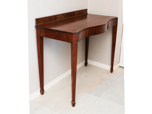 Piccola console in piuma di mogano