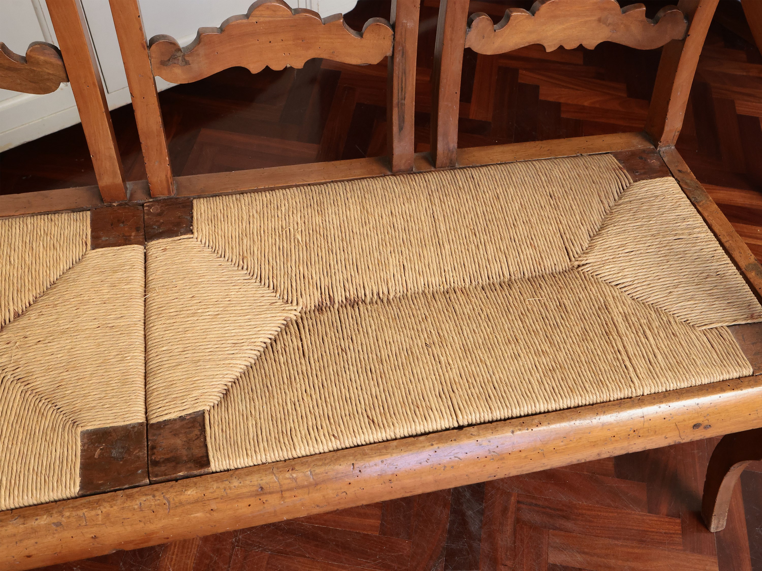 Divanetto a panca in noce