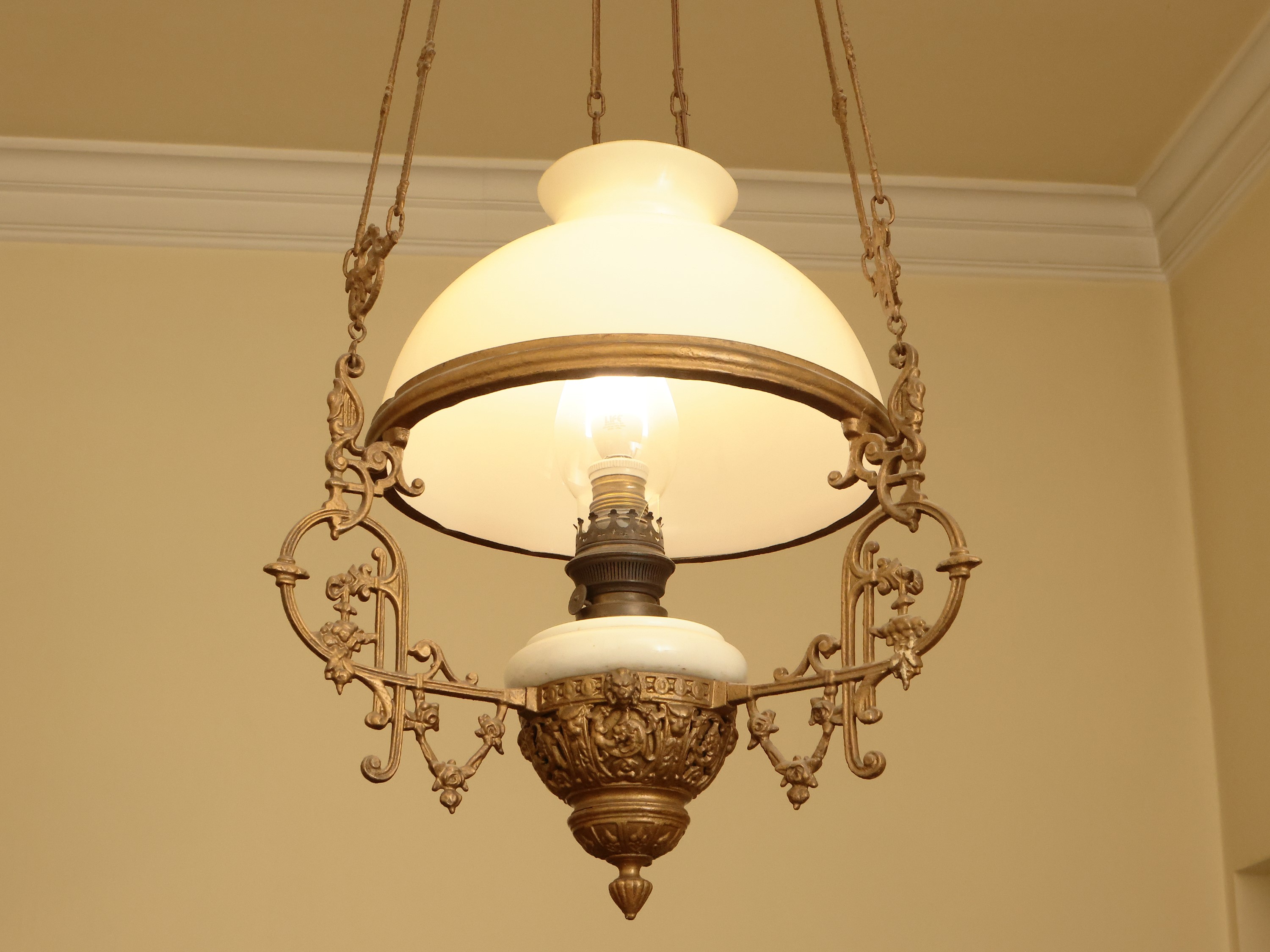 Lampadario Ad Olio in Metallo e Ceramica