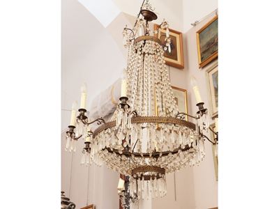 Grande Lampadario a Paniere in Cristallo e Tole Dorata