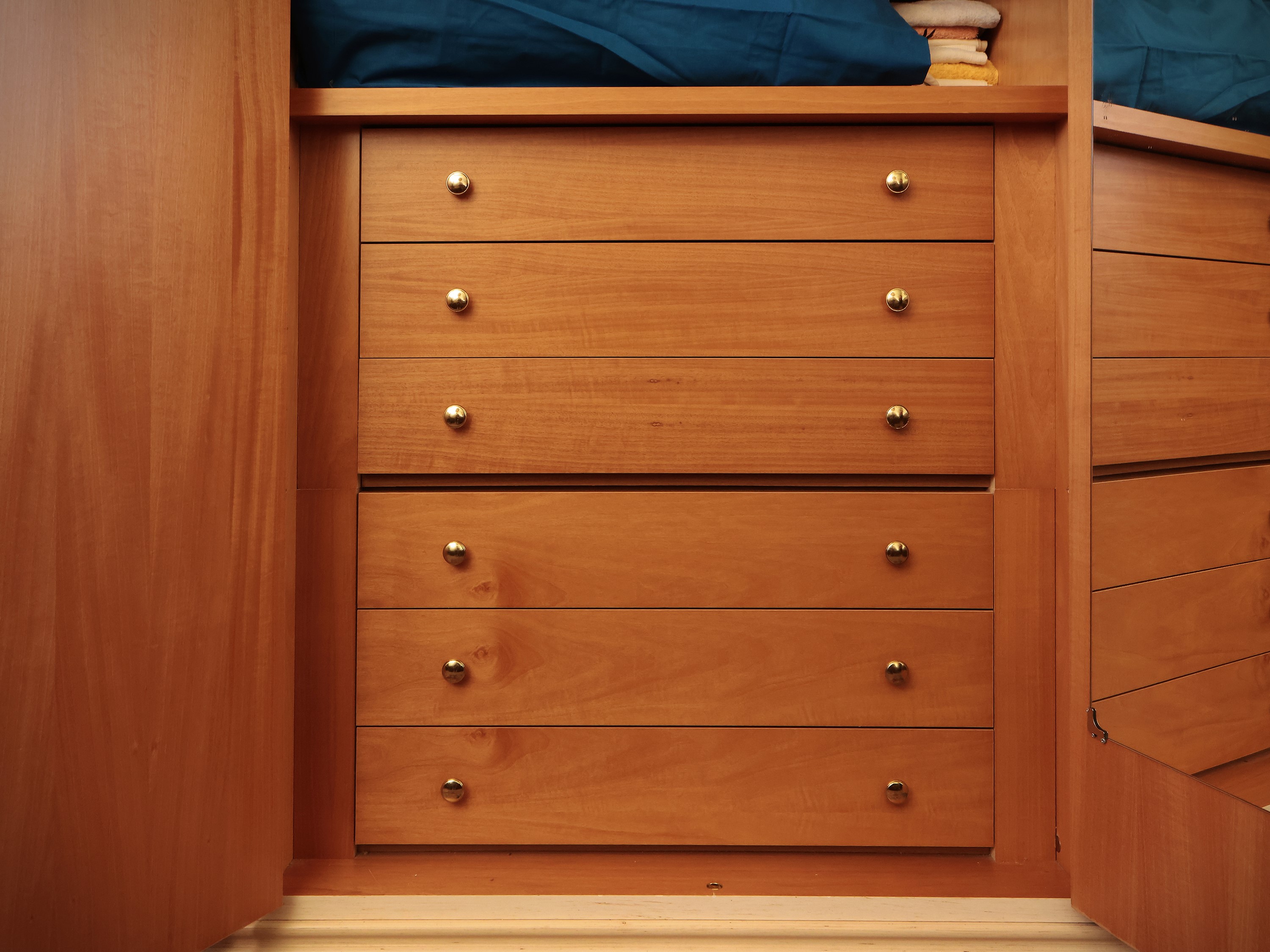 Armadio Guardaroba in Legno Laccato Bianco