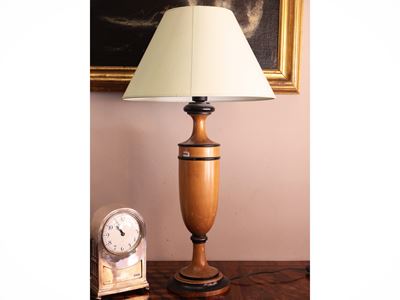 Grande Lampada in Legno
