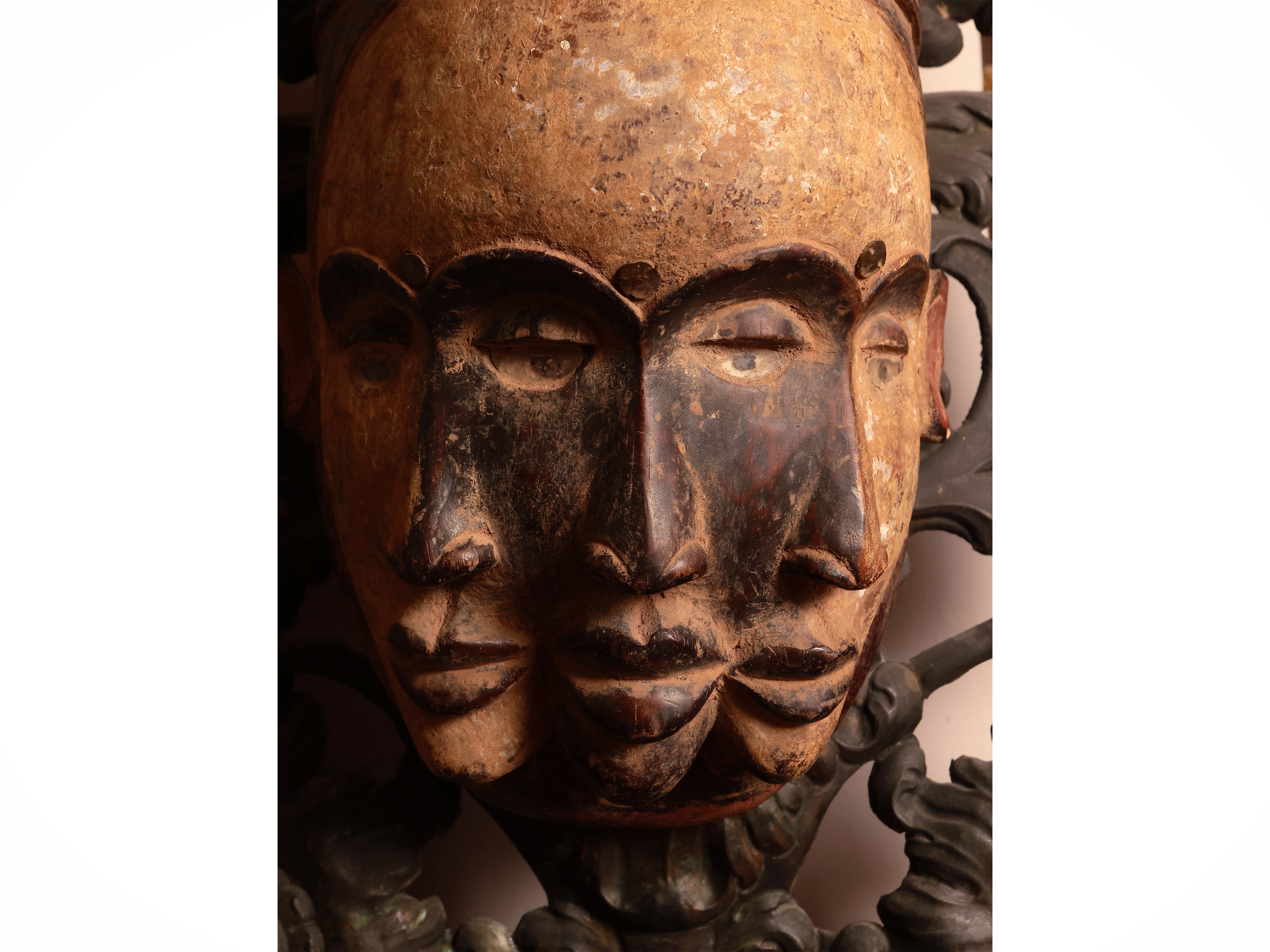Maschera Tribale in Legno Policromo