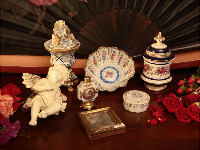 Lotto di galanterie d'epoca