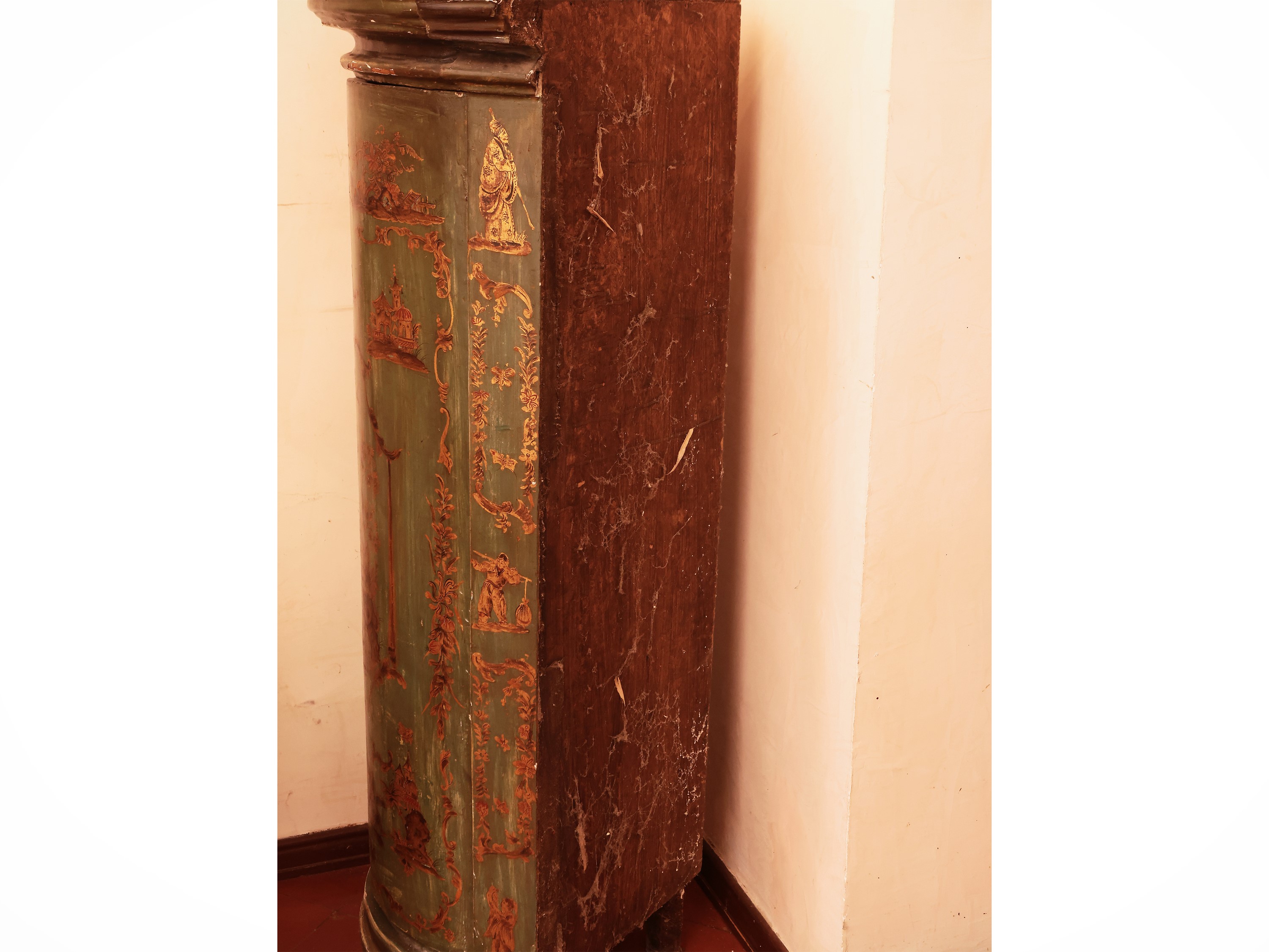 Angoliera in Legno Laccato Verde
