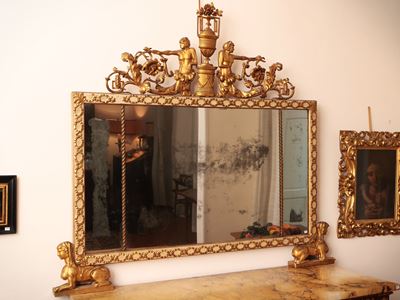 Caminiera in Legno Laccato e Lumeggiato in Oro