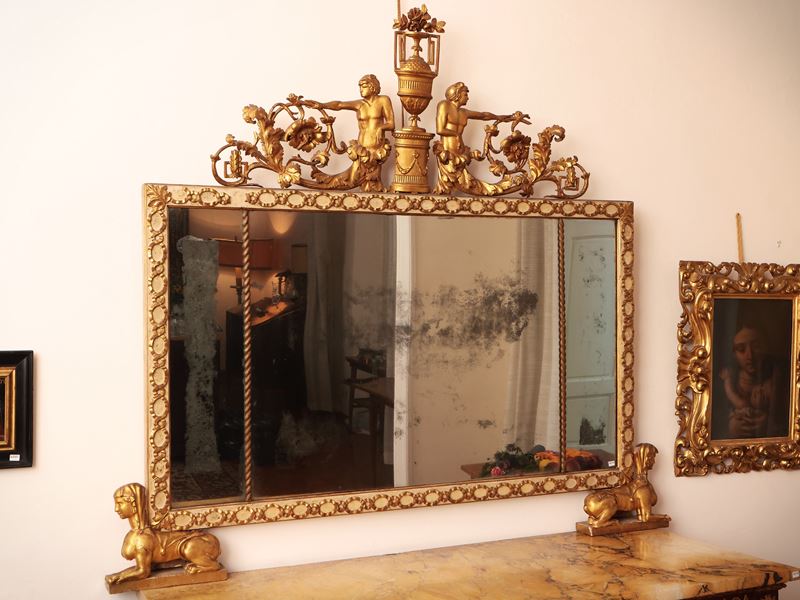 Caminiera in Legno Laccato e Lumeggiato in Oro