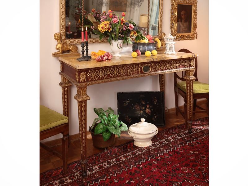 Console in Legno Tinto Rosso Pompeiano e Lumeggiato in Oro