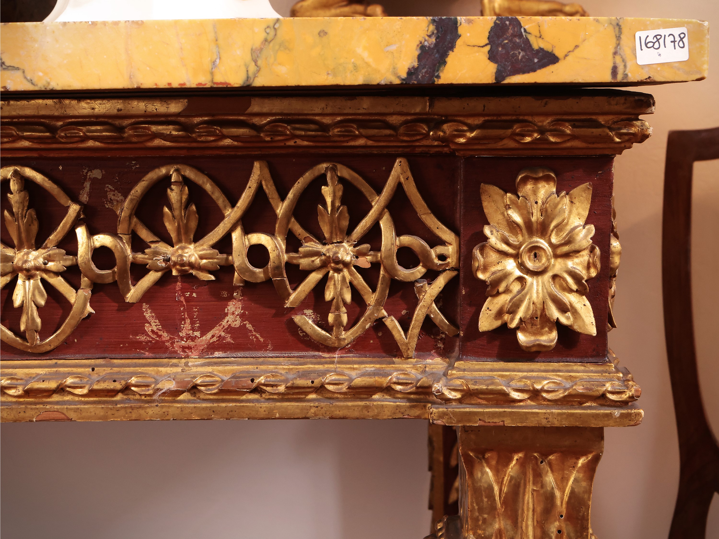 Console in Legno Tinto Rosso Pompeiano e Lumeggiato in Oro