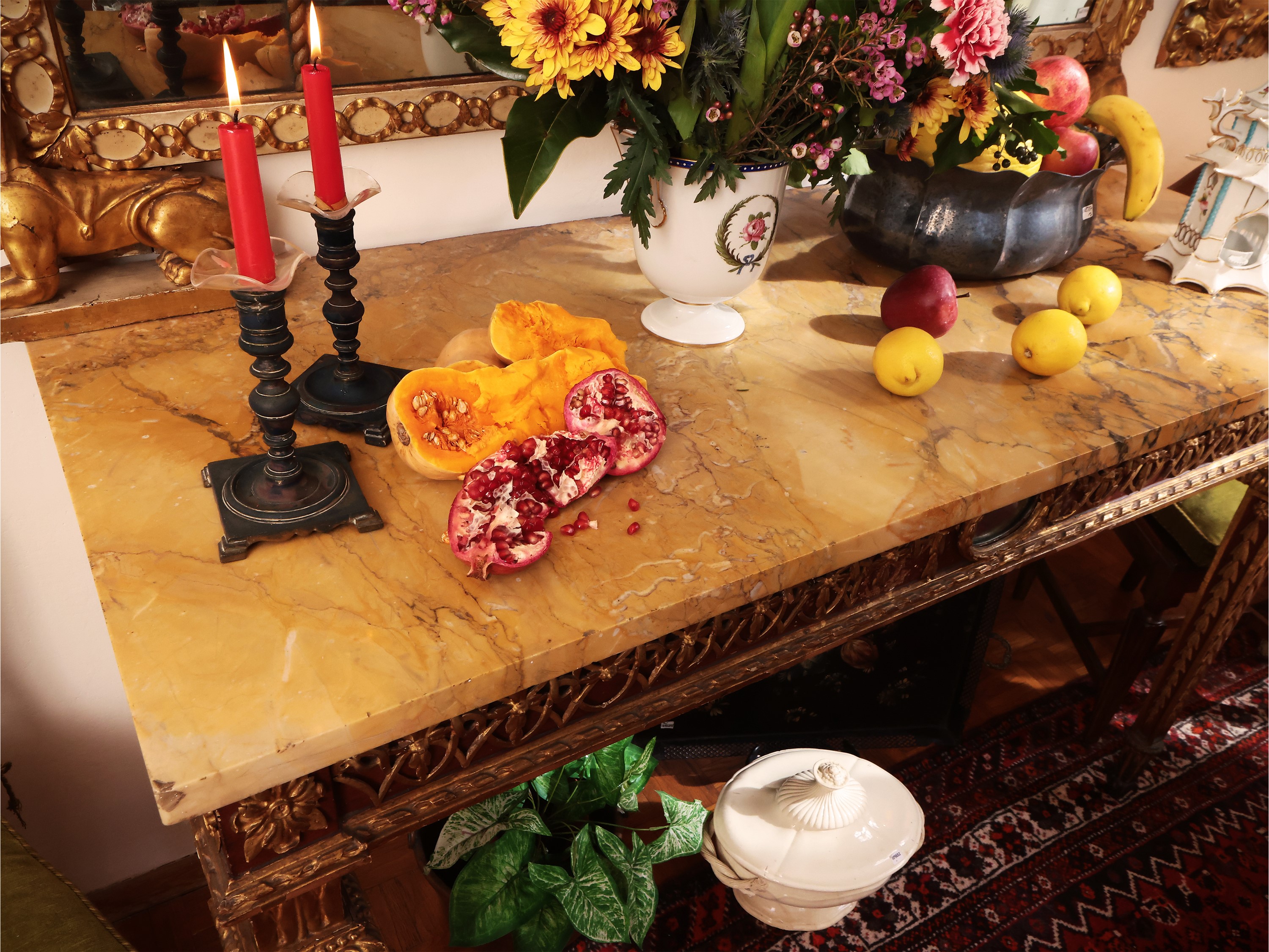 Console in Legno Tinto Rosso Pompeiano e Lumeggiato in Oro