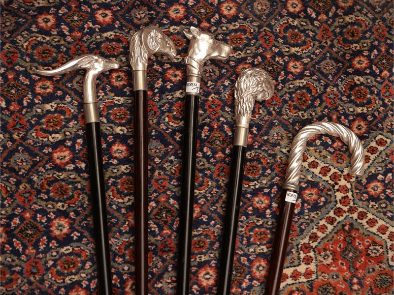 Cinque Bastoni da Passeggio con Pomo Rivestito in Argento